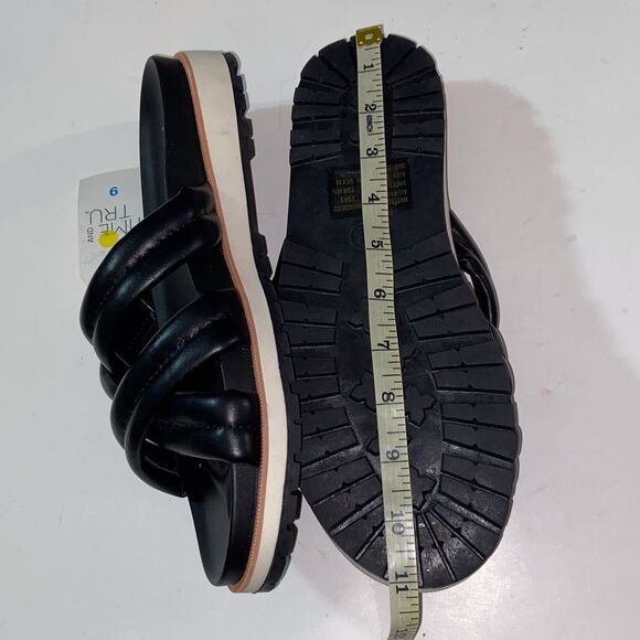 Time and Tru Women's Black Crisscross Sandals Size 9 - Picture 2 of 6